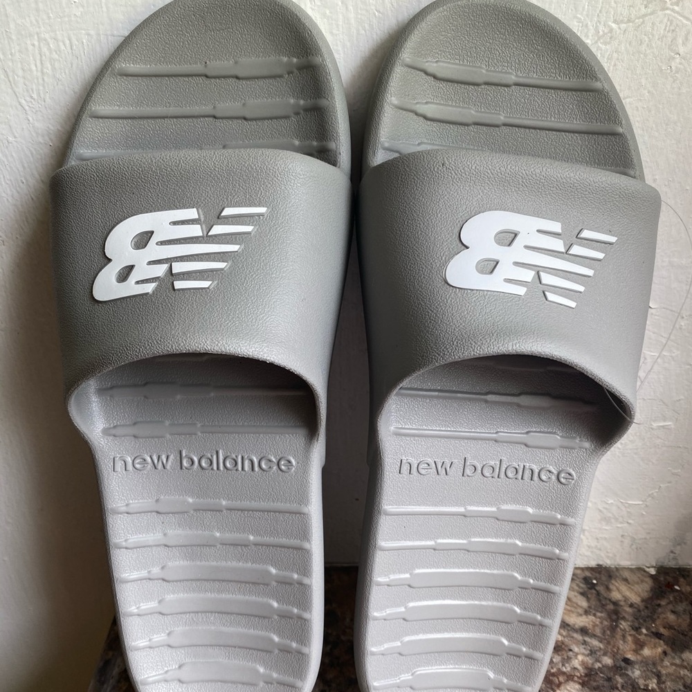 New Balance Men’s 100 Slide Sandals size 15 (gray)